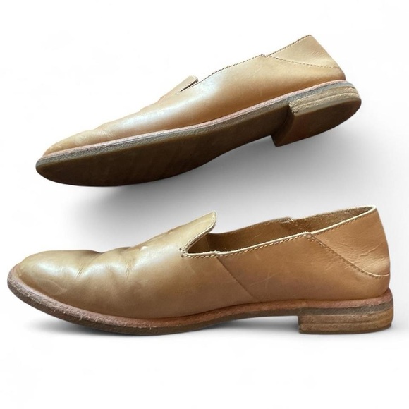 Sperry Tan Loafers with Anchor Design - Picture 4 of 6